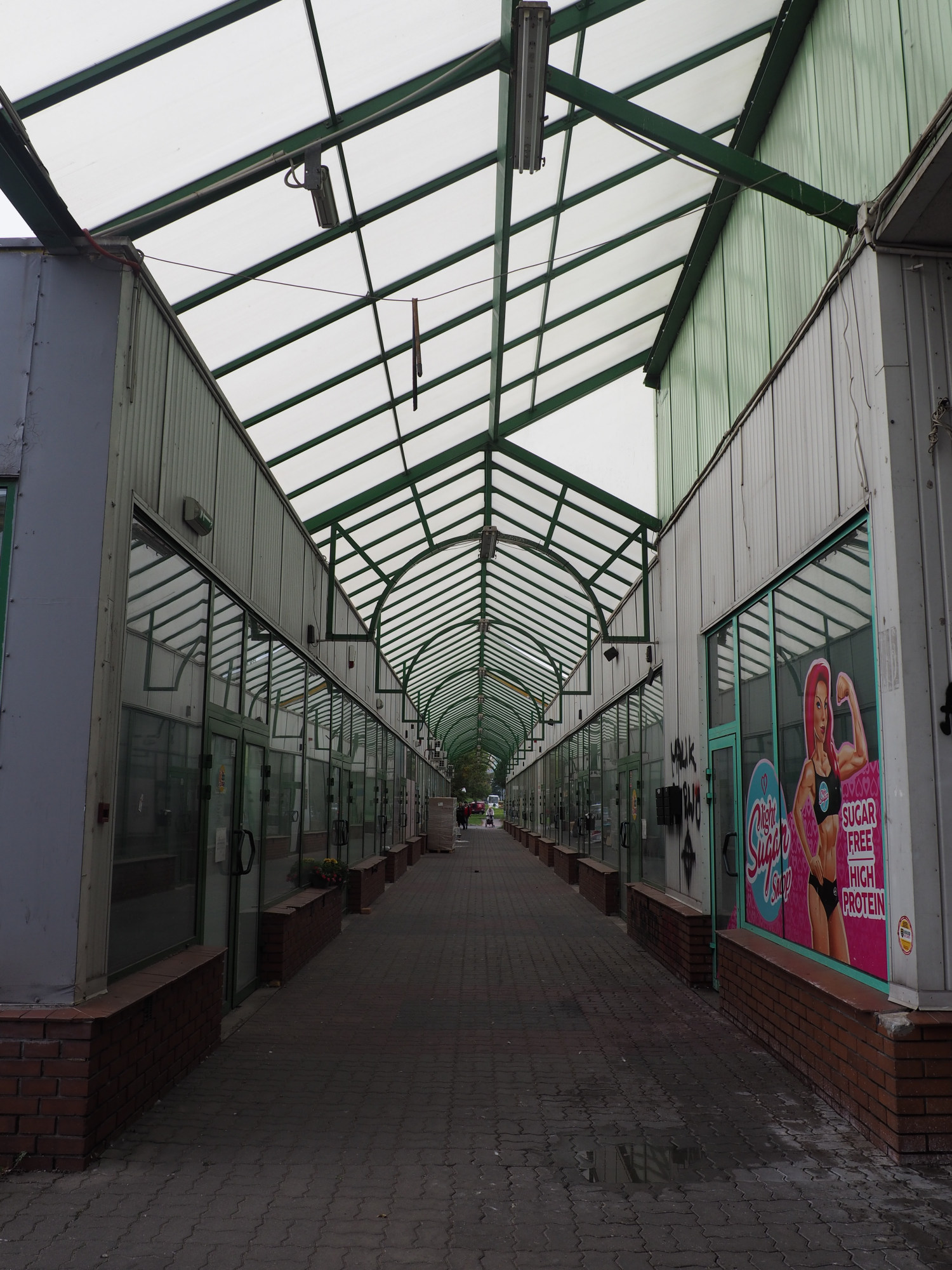 Zdjęcie architektury budynku Centrum Handlowo-Usługowe Bemowo